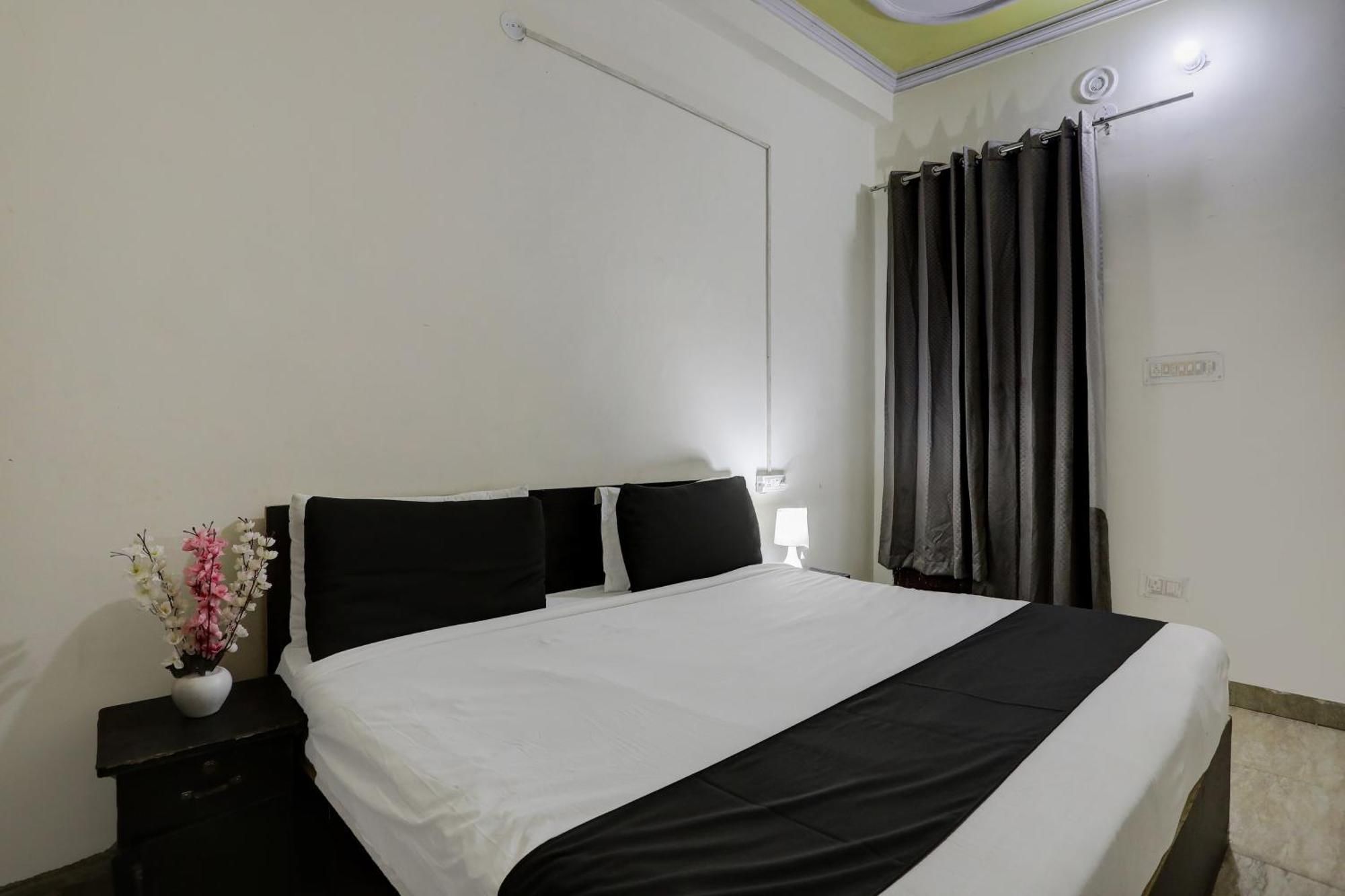 Hotel O Thirty Inns Noida Exterior foto